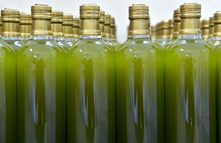 bottiglie di olio